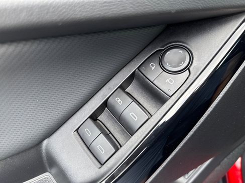 Used 2025 Chevrolet Equinox LT w/ Convenience Package II image 25