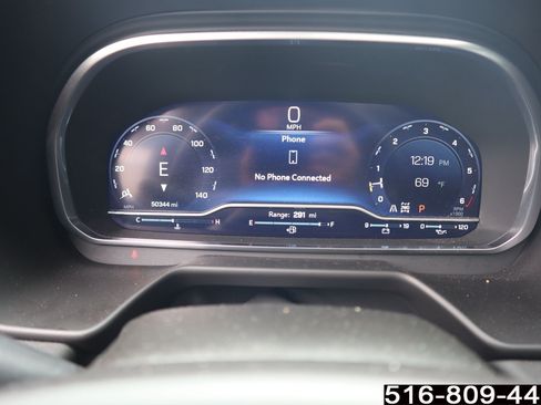 Used 2023 Chevrolet Suburban Premier AWD/4WD image 26