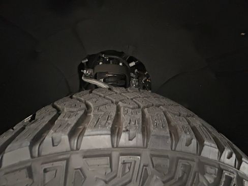 Used 2024 Chevrolet Silverado 1500 ZR2 w/ Technology Package image 22