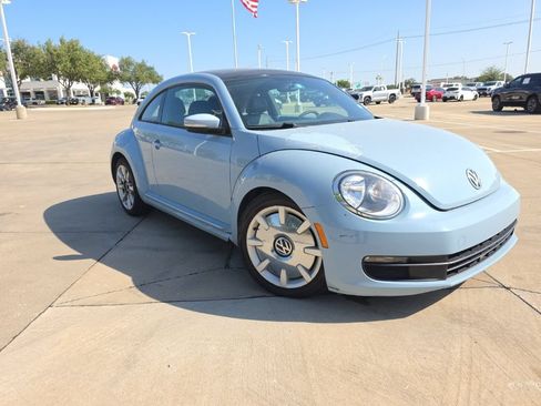 Used 2012 Volkswagen Beetle 2.5 FWD image 1