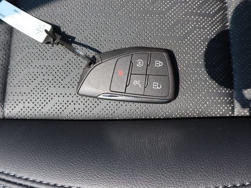New 2027 Chevrolet Equinox LT w/ Convenience Package II FWD image 23