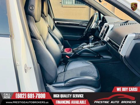 Used 2017 Porsche Cayenne Platinum Edition AWD/4WD image 33
