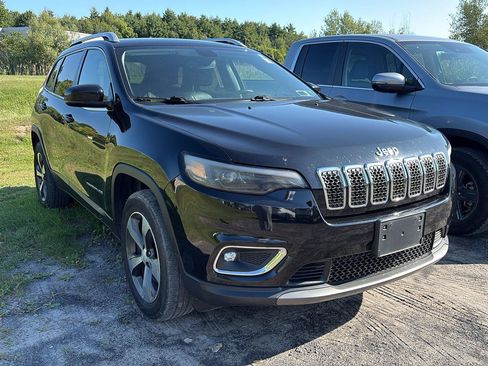 Used 2019 Jeep Cherokee Limited w/ Trailer Tow Group AWD/4WD image 2