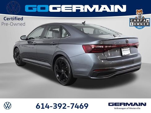 Certified 2025 Volkswagen Jetta SE w/ Sunroof Package FWD image 10