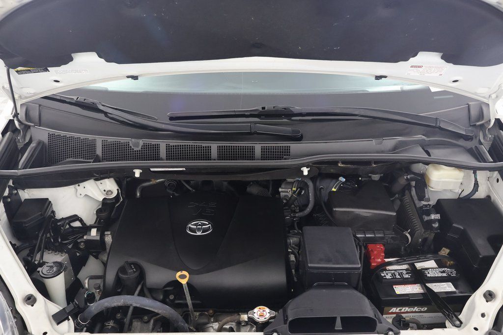 Used 2019 Toyota Sienna Limited AWD/4WD image 16