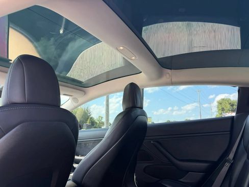 Used 2018 Tesla Model 3 Long Range RWD image 15