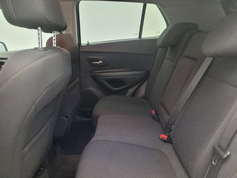 Used 2022 Chevrolet Trax LS w/ Tint and Cruise Package FWD image 18