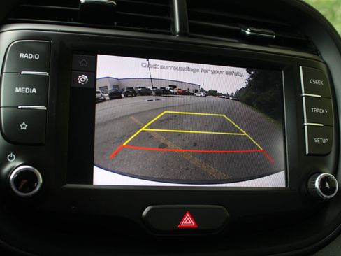 Used 2023 Kia Soul LX w/ Option Group 015 FWD image 15