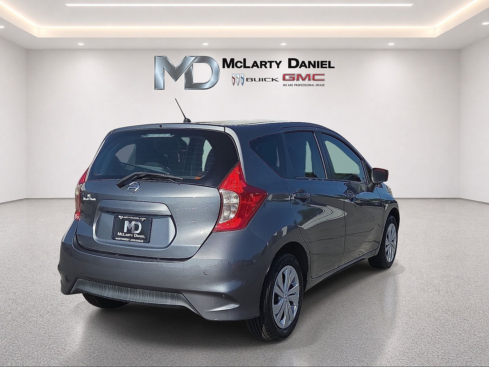 Used 2019 Nissan Versa Note SV FWD image 14