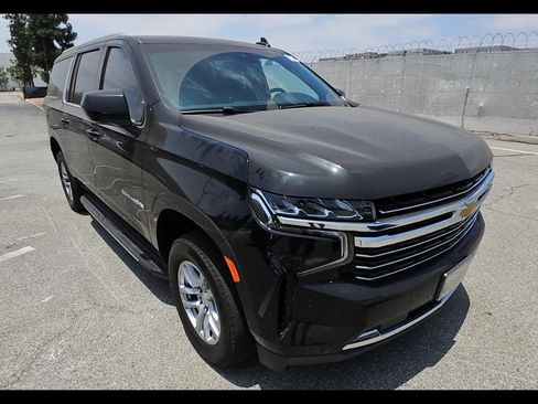 Used 2024 Chevrolet Suburban LT RWD image 15