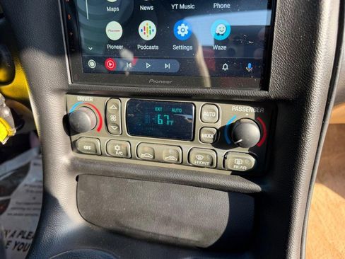 Used 2003 Chevrolet Corvette Convertible w/ Preferred Equipment Group1 RWD image 10