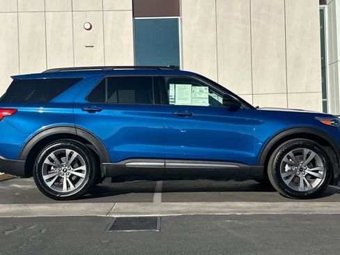 Certified 2022 Ford Explorer XLT w/ Equipment Group 202A image 2