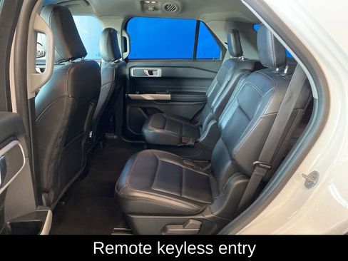 Used 2021 Ford Explorer XLT w/ Equipment Group 202A image 11