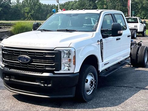New 2026 Ford F350 XL AWD/4WD image 2