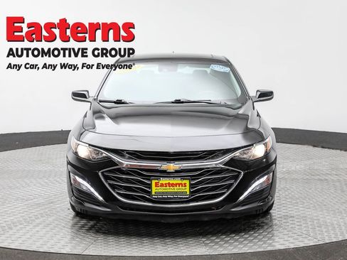 Used 2023 Chevrolet Malibu LT image 2