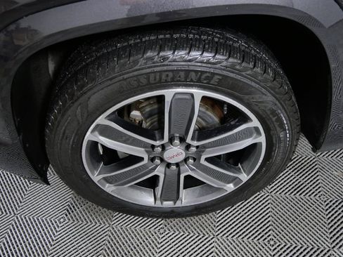 Used 2018 GMC Acadia Denali w/ Technology Package AWD/4WD image 12