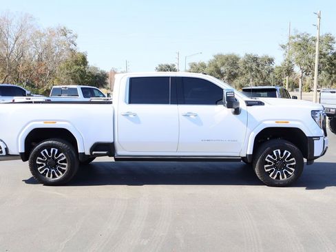 Used 2024 GMC Sierra 2500 Denali Ultimate image 9