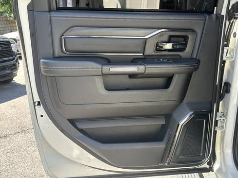 Used 2022 RAM 3500 Limited AWD/4WD image 23
