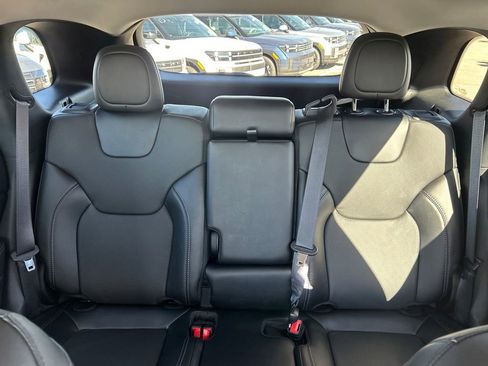 Used 2022 Jeep Cherokee Latitude Lux image 23