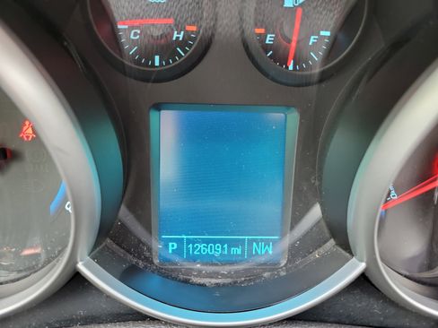 Used 2013 Chevrolet Cruze LT FWD image 15