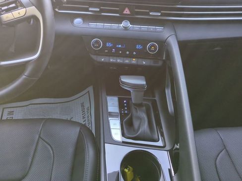 Used 2023 Hyundai Elantra Limited image 19