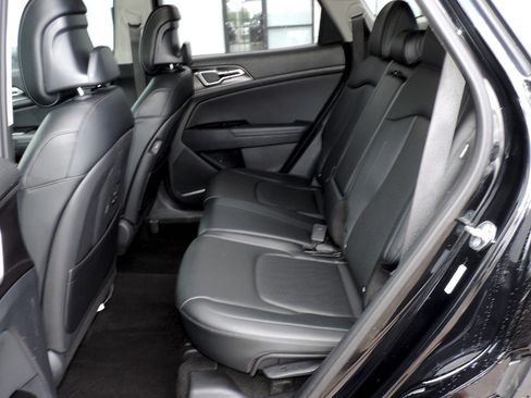 Used 2025 Kia Sportage EX FWD image 13