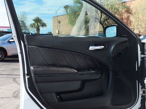 Used 2018 Dodge Charger R/T image 37