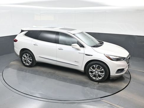 Used 2019 Buick Enclave Avenir w/ Avenir Technology Package AWD/4WD image 23