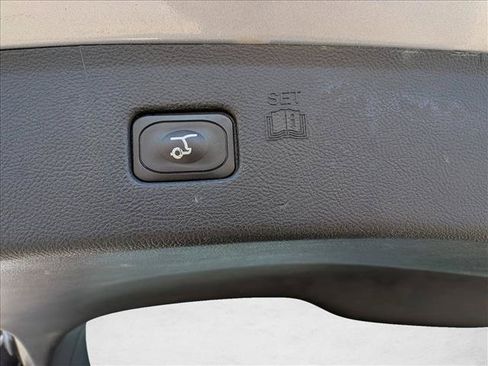 Used 2020 Ford Edge Titanium FWD image 7