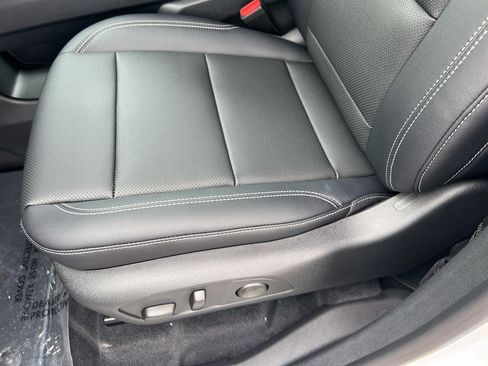 New 2026 Chevrolet Traverse LT image 10