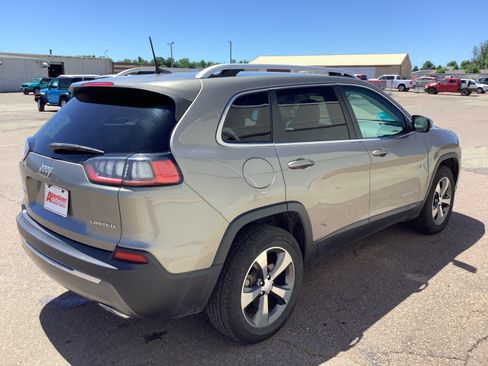 Used 2019 Jeep Cherokee Limited AWD/4WD image 5