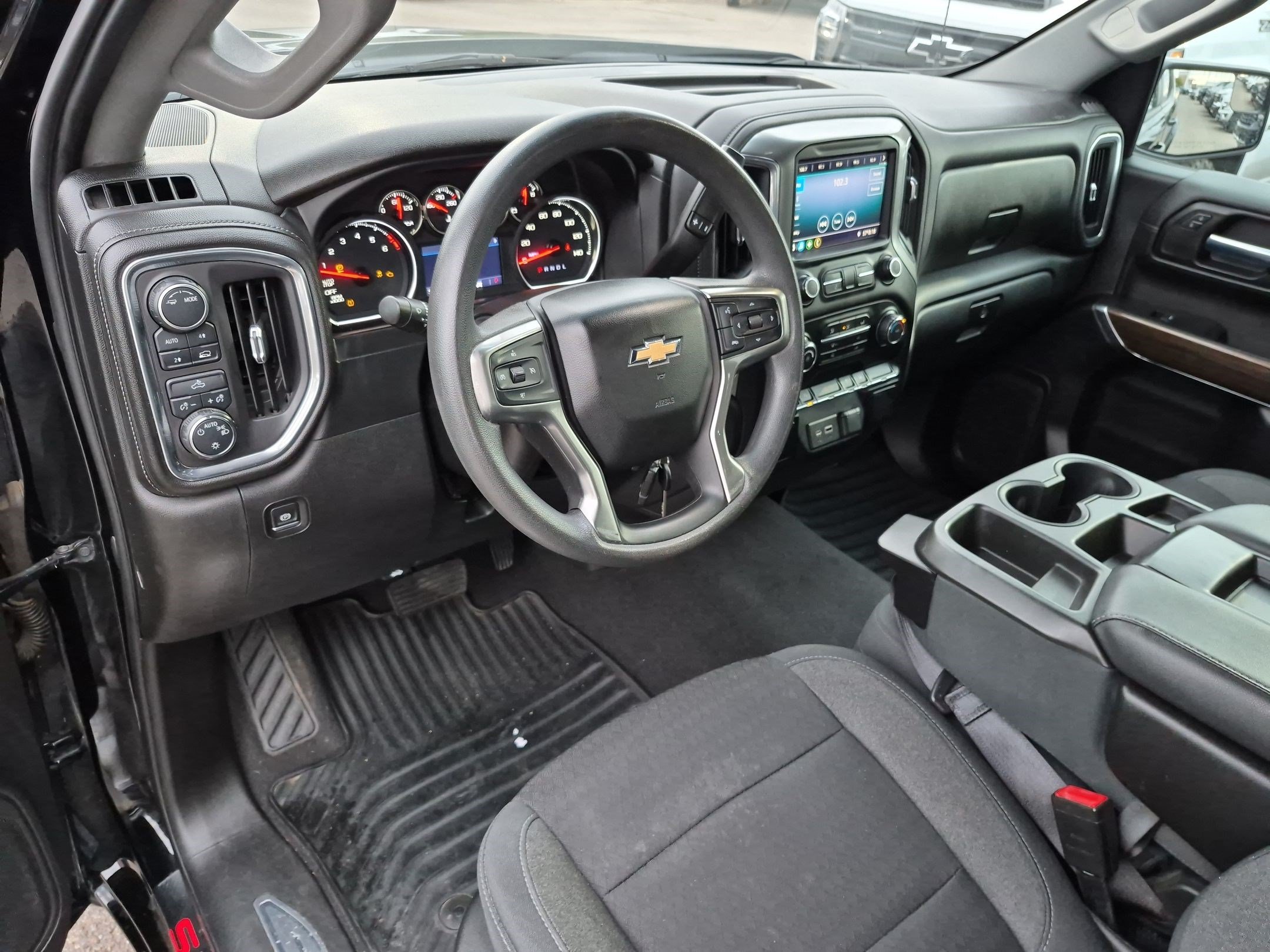 Used 2020 Chevrolet Silverado 1500 LT AWD/4WD image 14