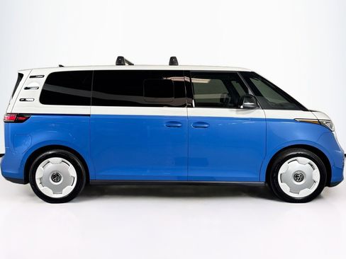 Used 2025 Volkswagen ID. Buzz 1st Edition image 4