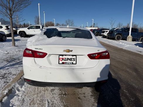 Used 2025 Chevrolet Malibu LT image 4