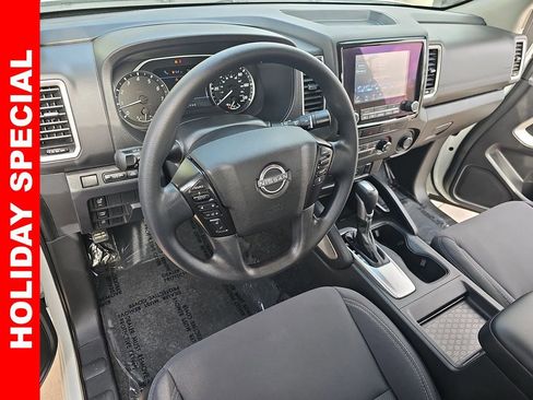 Used 2023 Nissan Frontier SV w/ Technology Package image 15