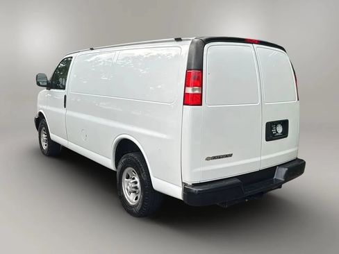 Used 2021 Chevrolet Express 2500 w/ Driver Convenience Package RWD image 13