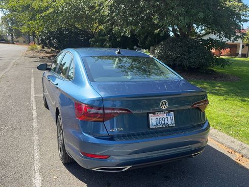 Used 2019 Volkswagen Jetta SEL Premium image 4