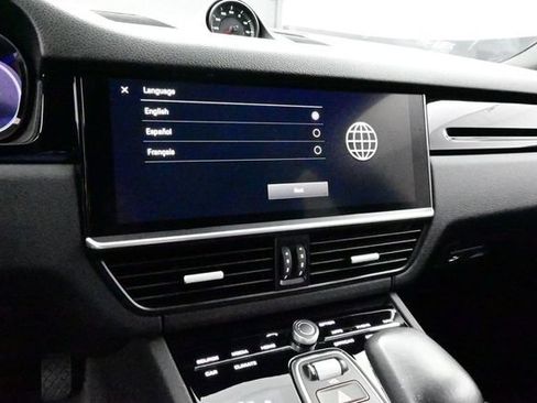 Used 2023 Porsche Cayenne Coupe w/ Premium Package AWD/4WD image 10
