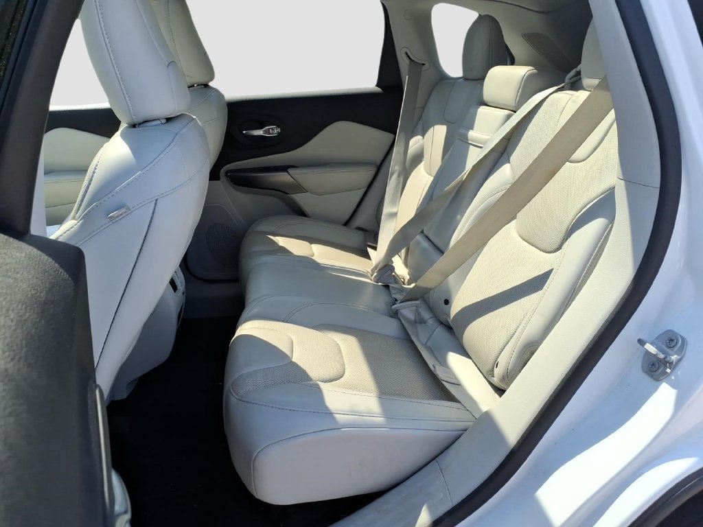 Used 2019 Jeep Cherokee Limited AWD/4WD image 14