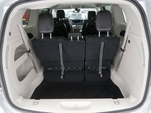 Certified 2022 Chrysler Pacifica Touring-L image 19