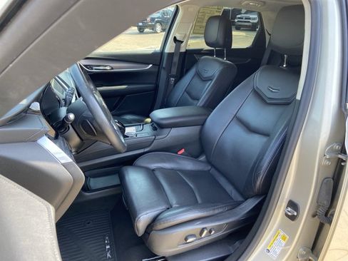 Used 2017 Cadillac XT5 Luxury w/ LPO, Wheel Lock Package FWD image 21