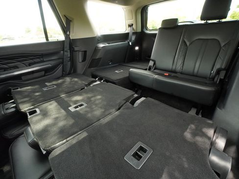 Used 2019 Ford Expedition Platinum RWD image 28