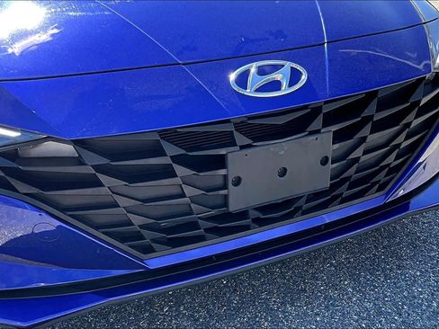 Used 2023 Hyundai Elantra SE FWD image 29