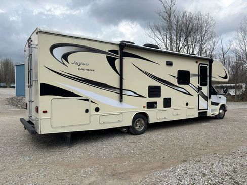 Used 2016 Ford E-450 and Econoline 450 Super Duty w/ Motorhome Prep Package image 3