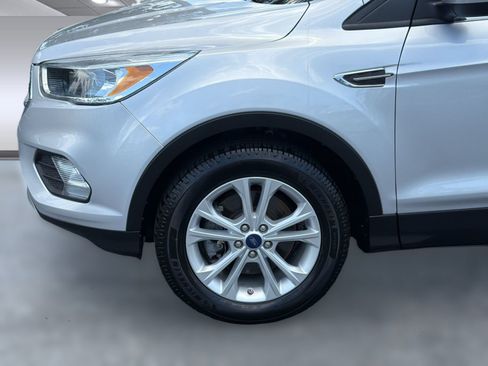 Used 2018 Ford Escape SE w/ Ford Safe & Smart Package AWD/4WD image 11