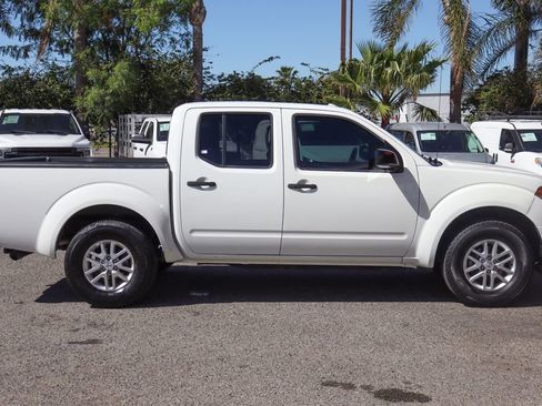 Used 2016 Nissan Frontier SV image 10