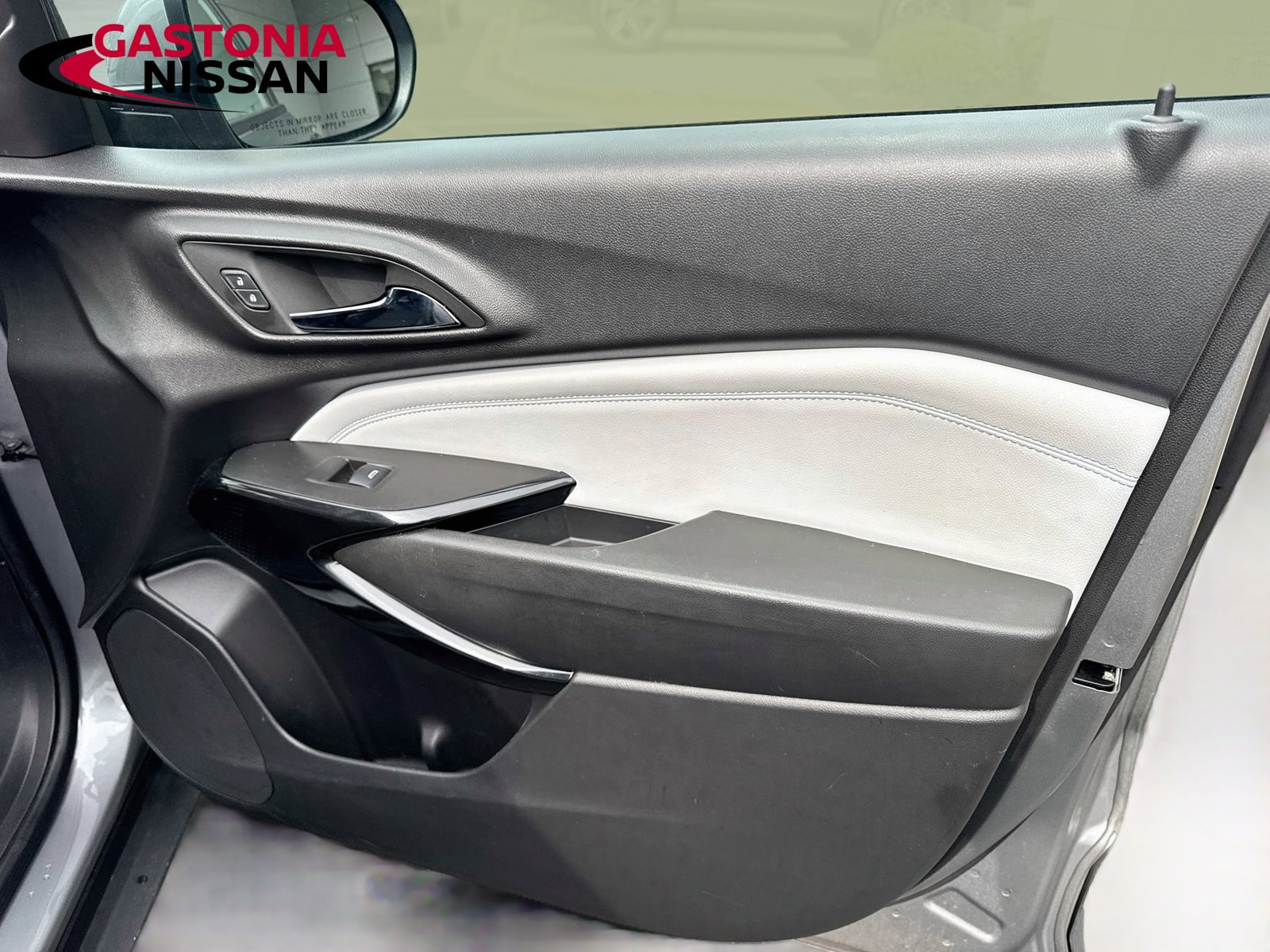 Used 2025 Chevrolet Trax LT w/ Driver Confidence Package FWD image 33