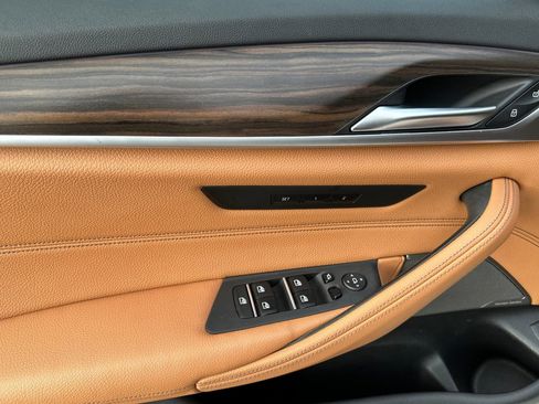 Used 2023 BMW 540i w/ M Sport Package image 11