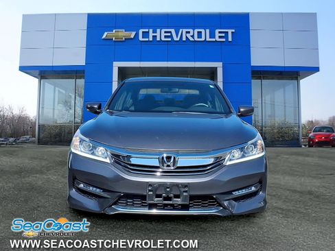Used 2016 Honda Accord Sport image 2