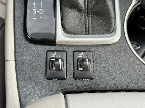 Used 2016 Toyota Highlander XLE image 32